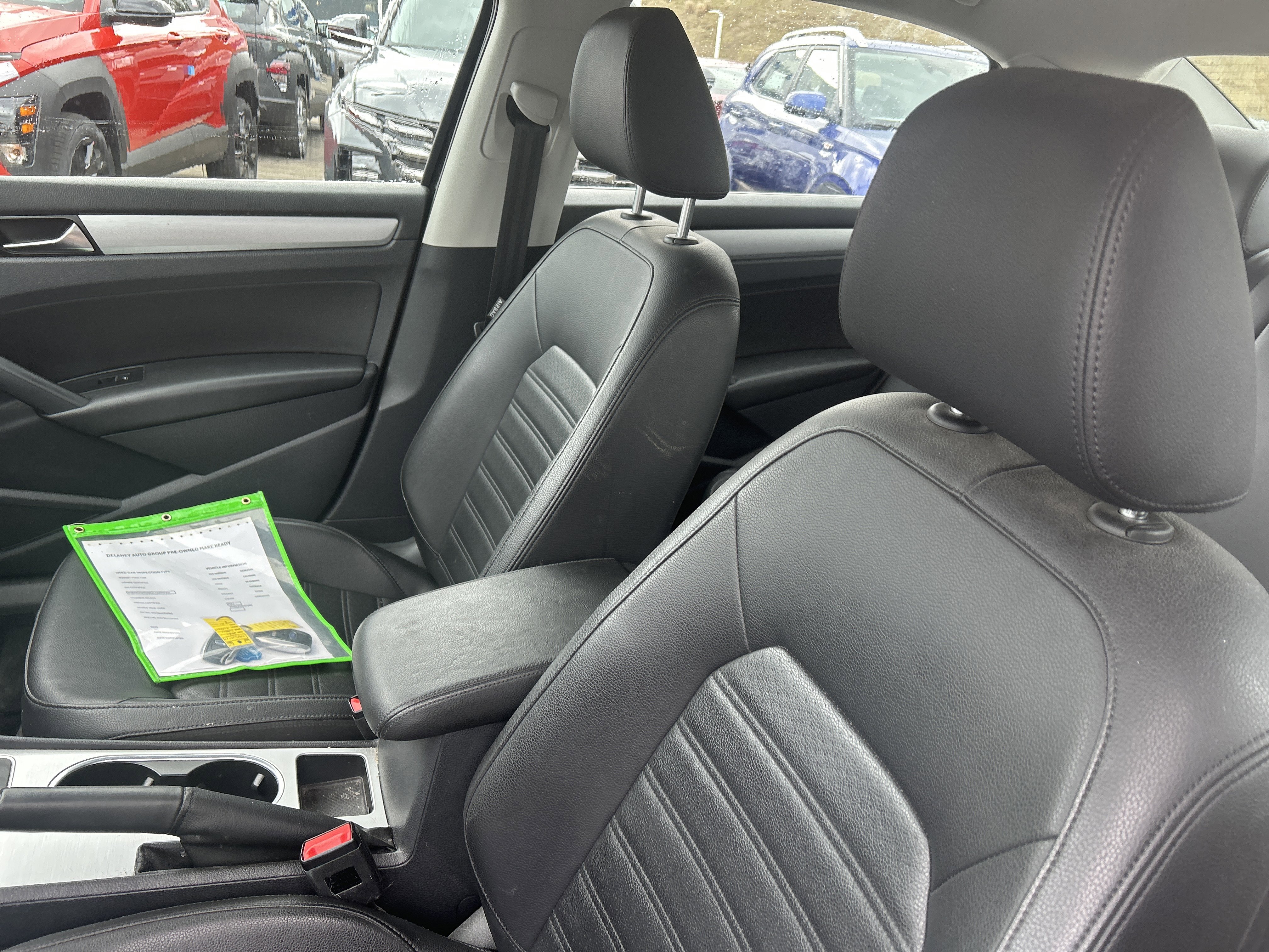 Used 2013 Volkswagen Passat 3.6 SE image 35