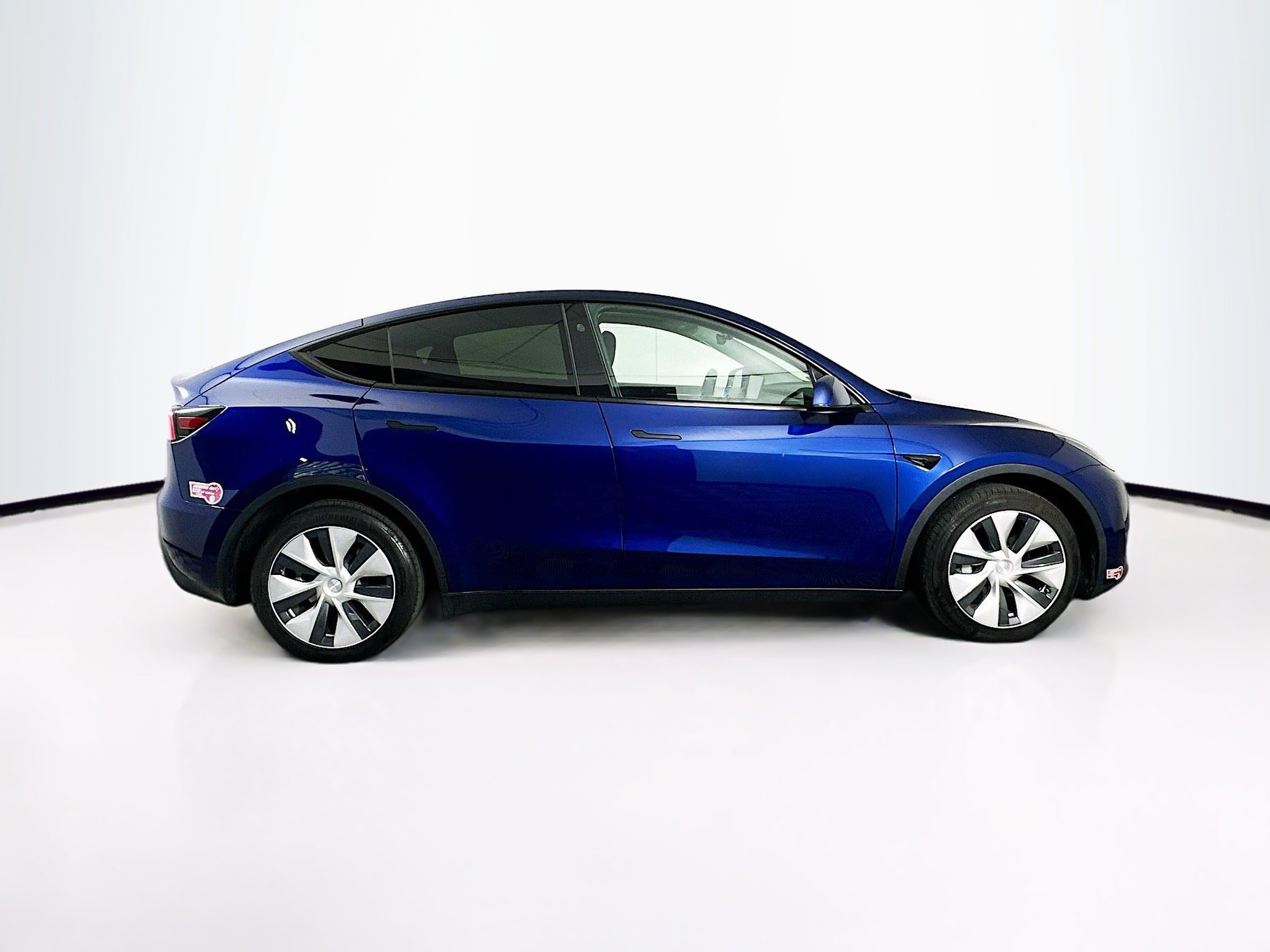Used 2024 Tesla Model Y Long Range AWD/4WD image 10