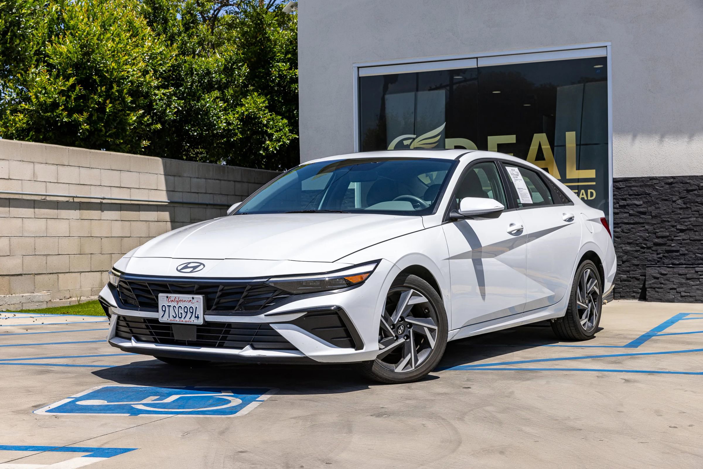 Used 2025 Hyundai Elantra SEL FWD image 6