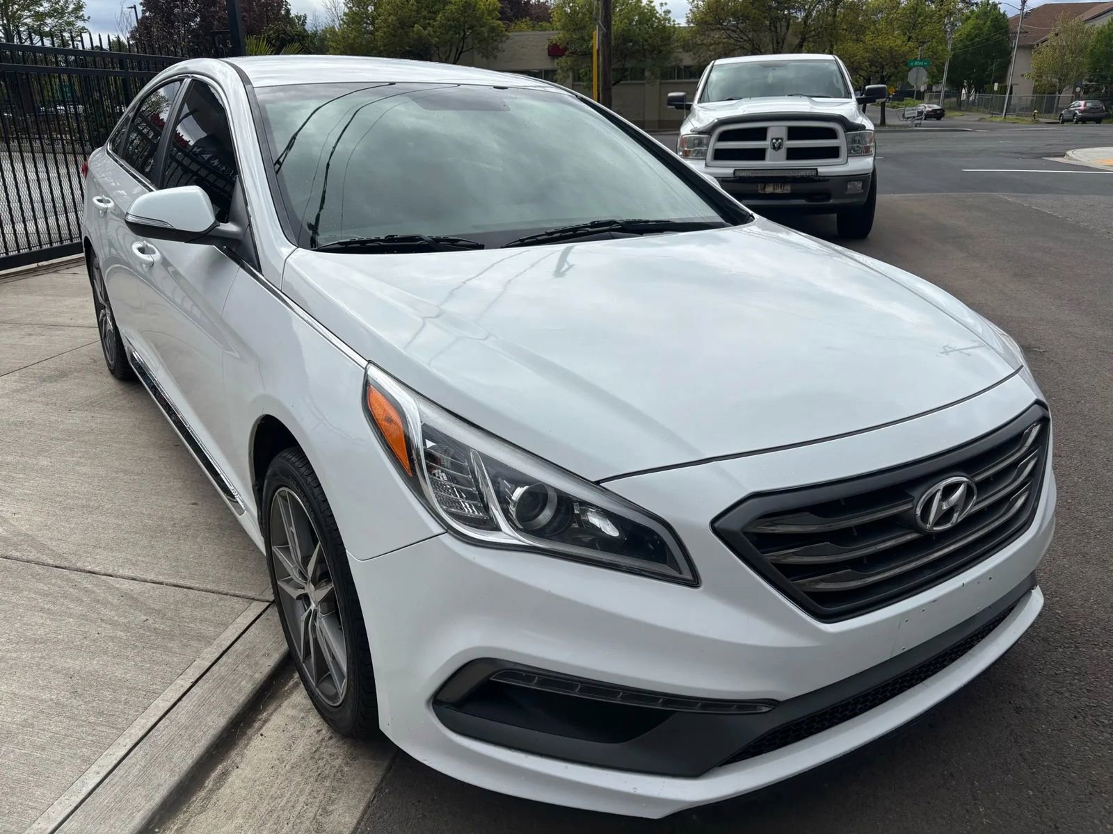 Used 2017 Hyundai Sonata Sport 2.0T image 2