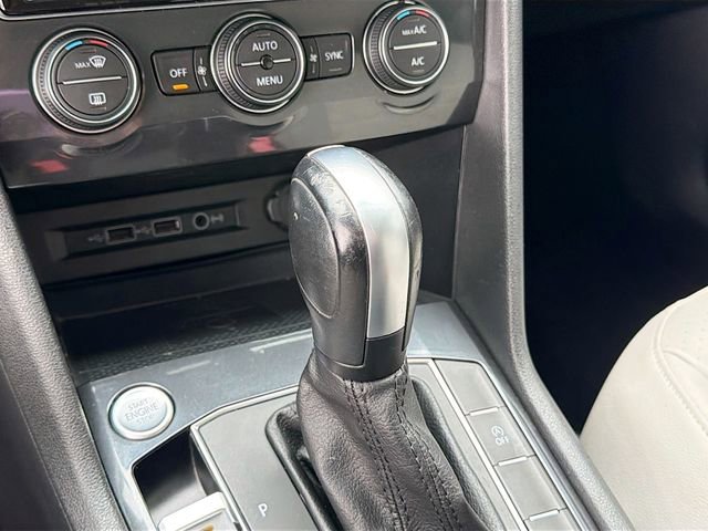 Used 2020 Volkswagen Tiguan SE image 16