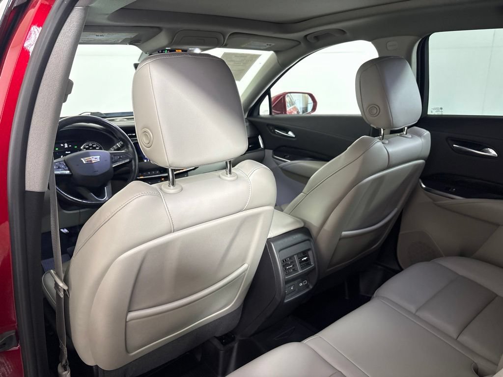 Used 2021 Cadillac XT4 Premium Luxury w/ Enhanced Visibility Package AWD/4WD image 28