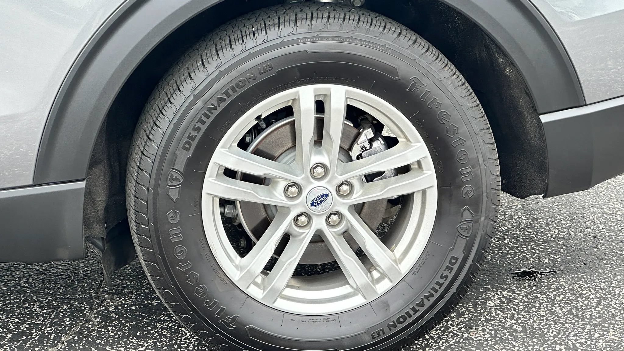Used 2023 Ford Explorer 2WD image 9