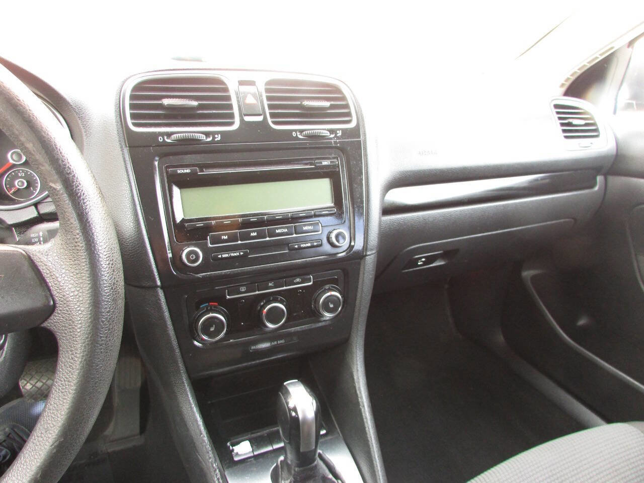 Used 2011 Volkswagen Jetta S FWD image 32