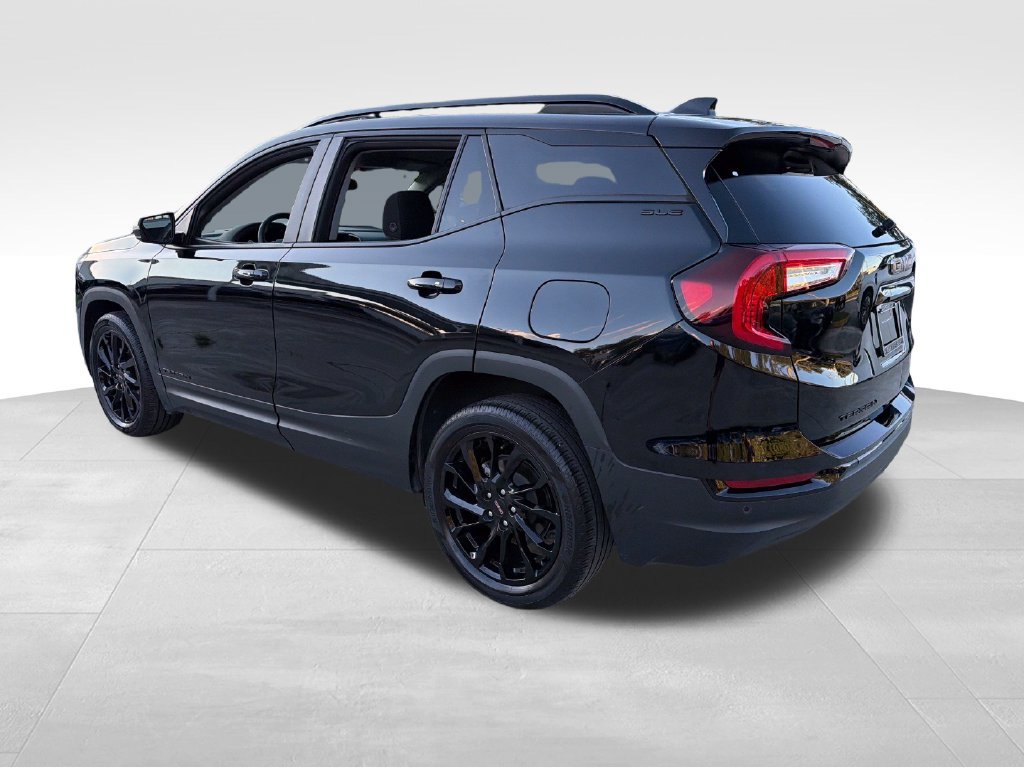 Used 2023 GMC Terrain SLE w/ Elevation Edition FWD image 5