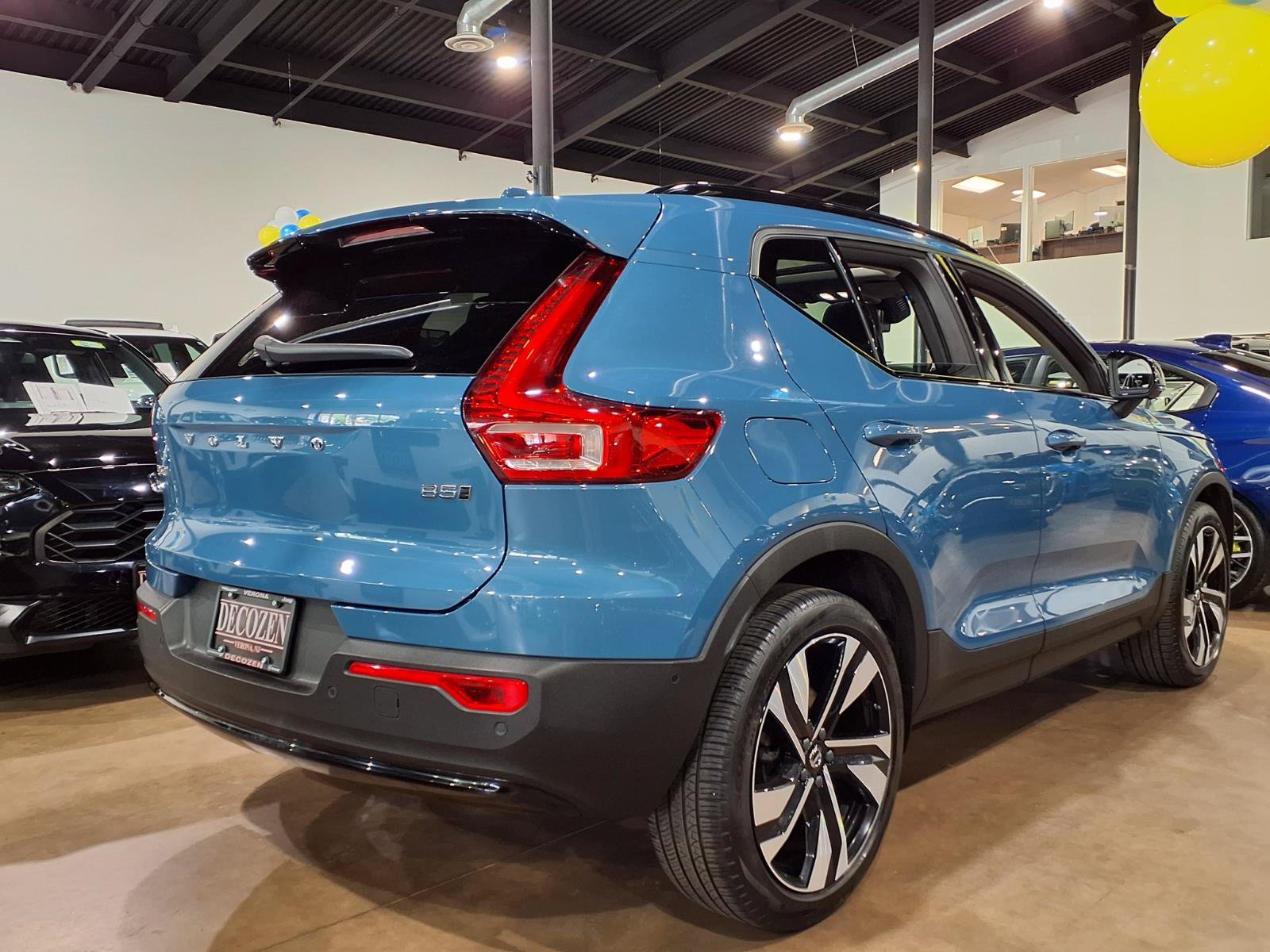 Used 2024 Volvo XC40 B5 Ultimate w/ Protection Package Premier AWD/4WD image 6