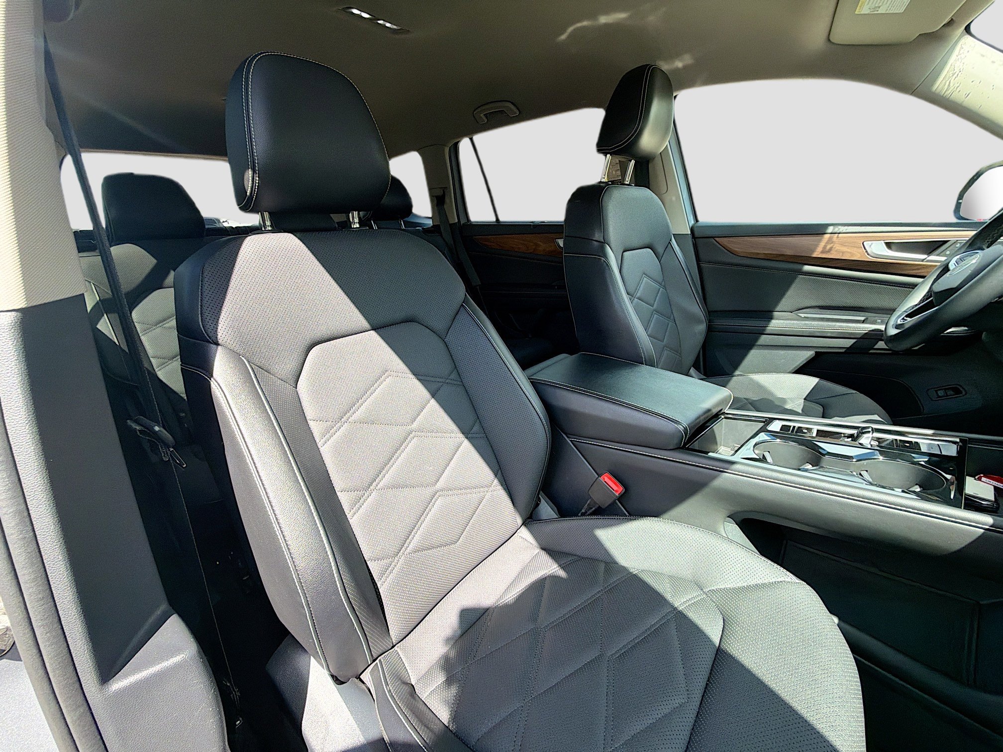 Used 2024 Volkswagen Atlas SE image 15