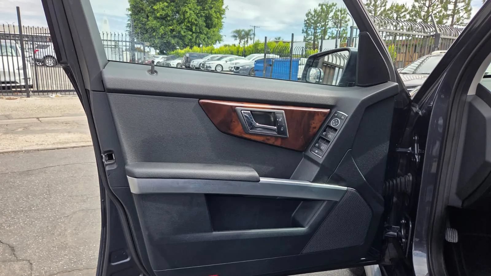 Used 2010 Mercedes-Benz GLK 350 2WD image 21