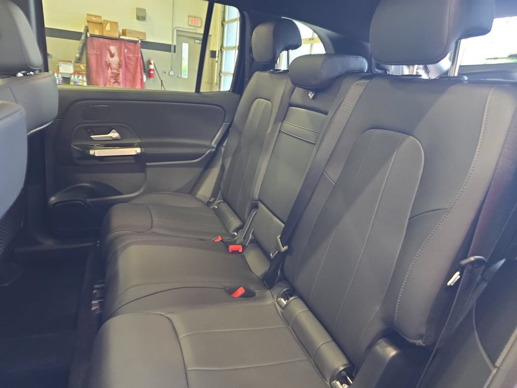 Used 2026 Mercedes-Benz GLB 250 image 17