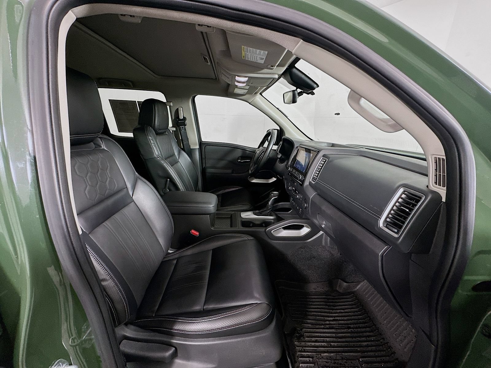 Certified 2024 Nissan Frontier SL w/ Technology Package RWD image 28