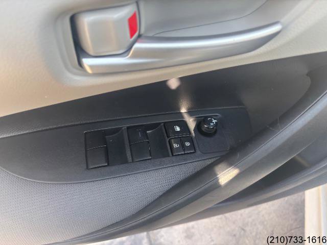Used 2021 Toyota Corolla LE image 16