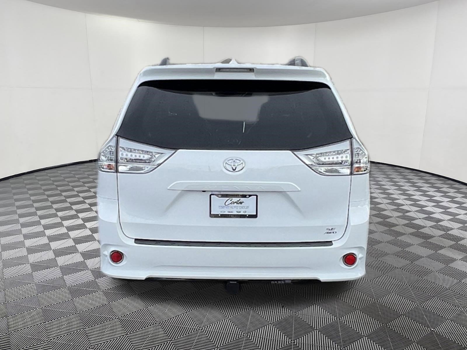 Used 2019 Toyota Sienna SE image 5