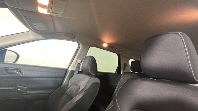 Used 2025 Nissan Pathfinder S AWD/4WD image 12