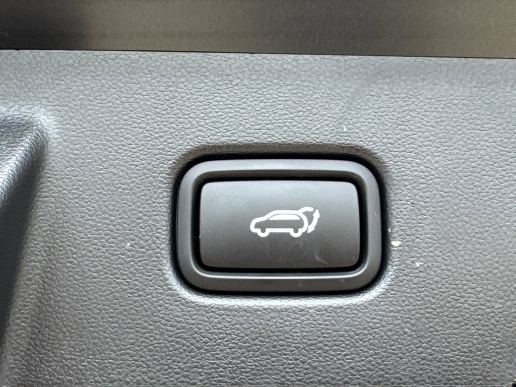 Certified 2025 Hyundai Tucson SEL FWD image 19