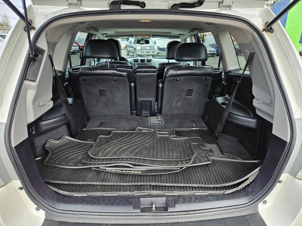 Used 2013 Toyota Highlander Limited image 18