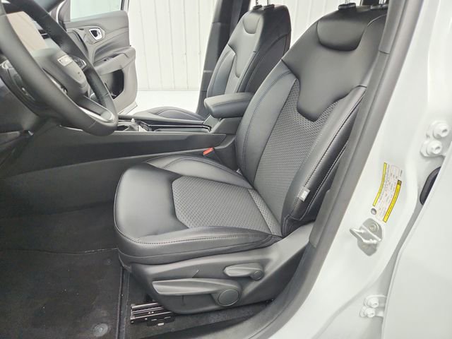 New 2026 Jeep Compass Latitude image 19