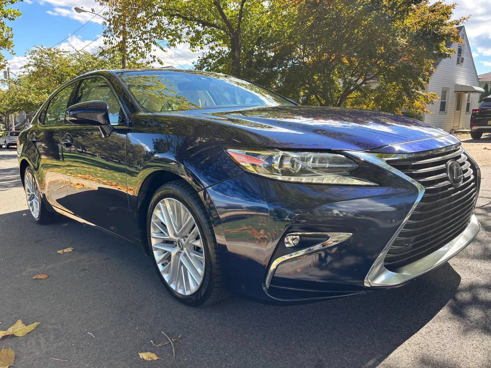 Used 2016 Lexus ES 350 w/ Luxury Package w/Wood Trim FWD image 7