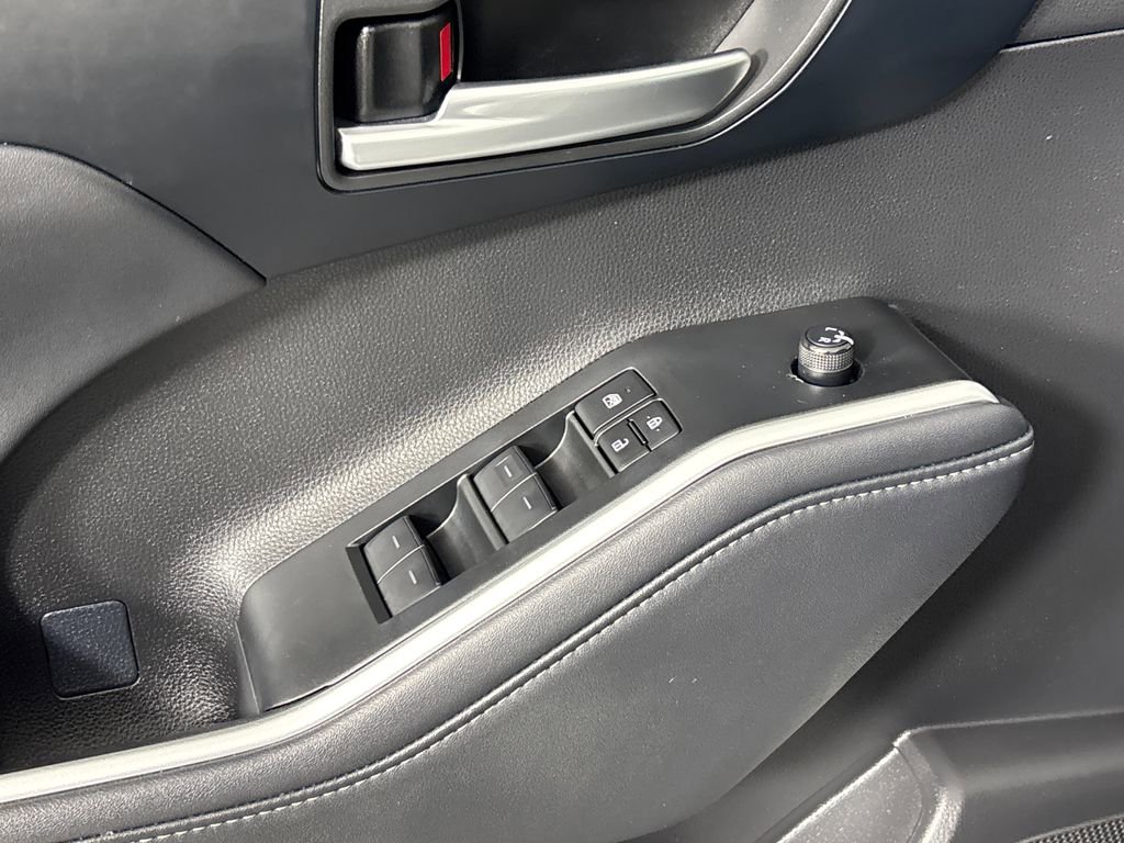 Certified 2024 Toyota Highlander XLE FWD image 11