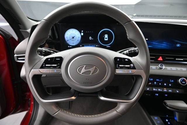 Used 2025 Hyundai Elantra SEL FWD image 9