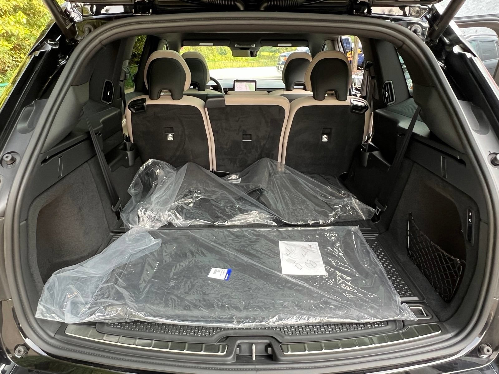 Used 2025 Volvo EX90 Plus AWD/4WD image 27