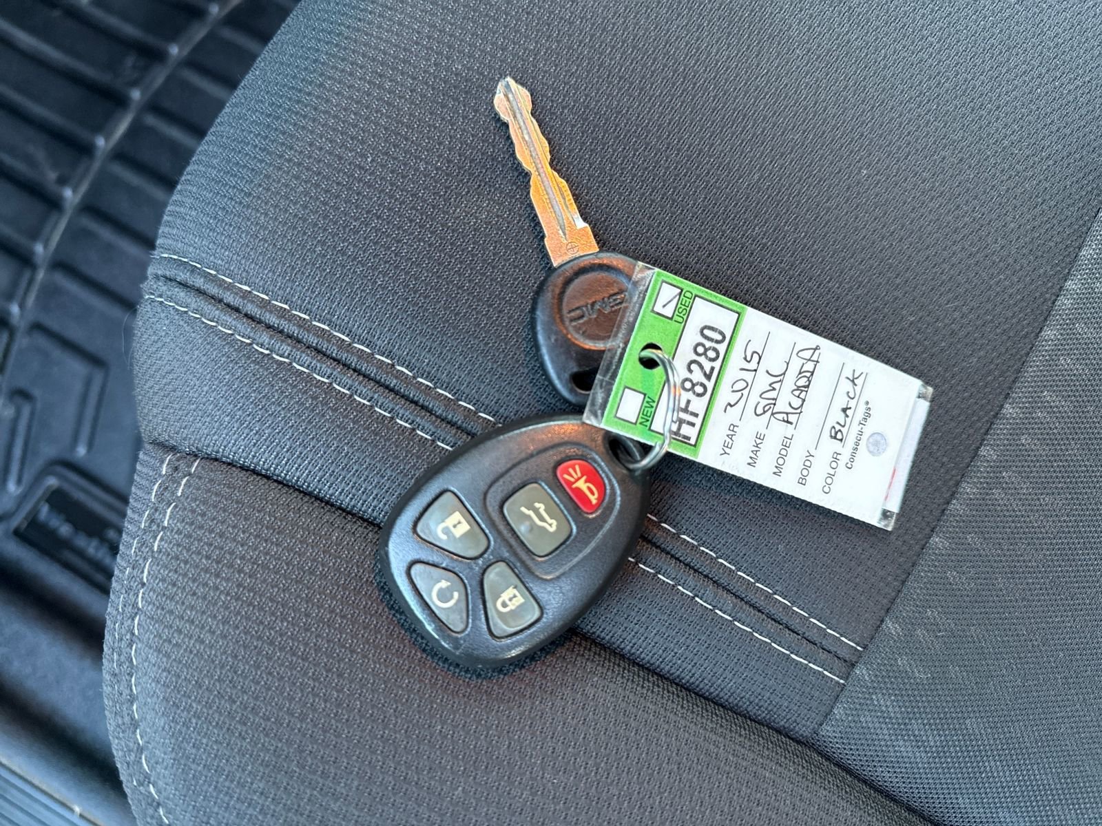 Used 2015 GMC Acadia SLE image 29