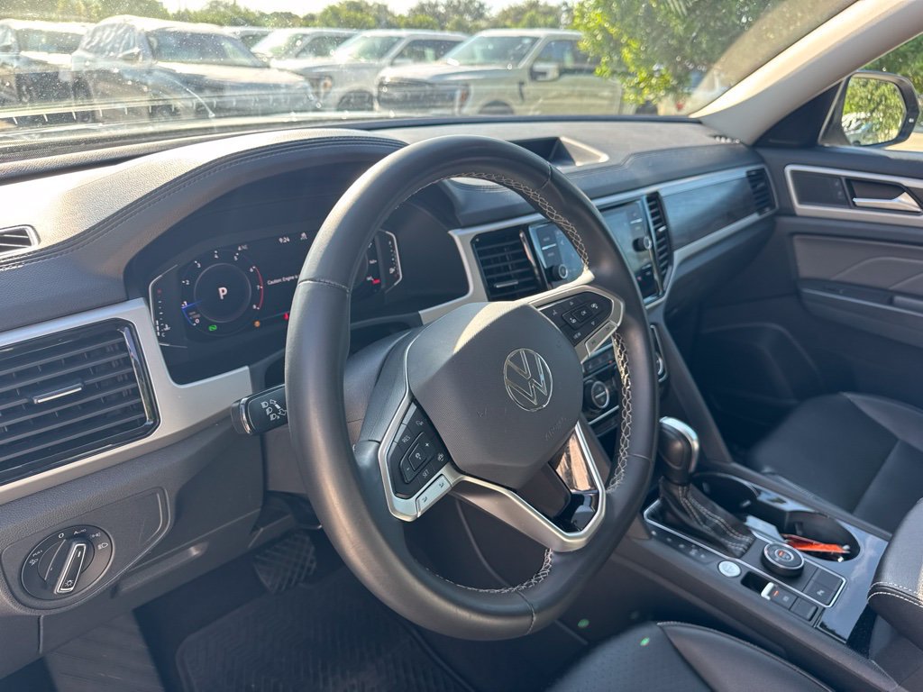 Used 2022 Volkswagen Atlas SE w/ Panoramic Sunroof Package AWD/4WD image 9