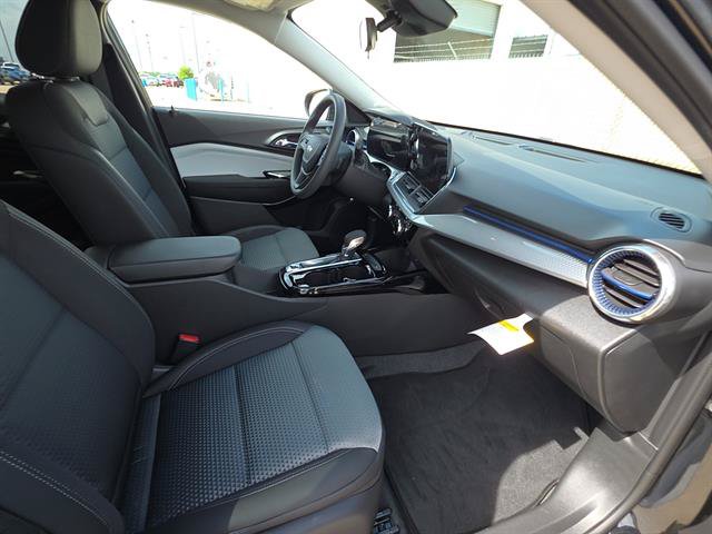 Used 2026 Chevrolet Trax LT FWD image 13