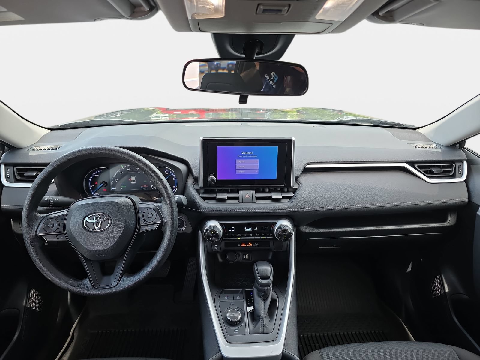 Used 2025 Toyota RAV4 XLE AWD/4WD image 9