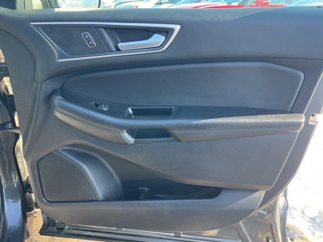 Used 2020 Ford Edge SEL image 29