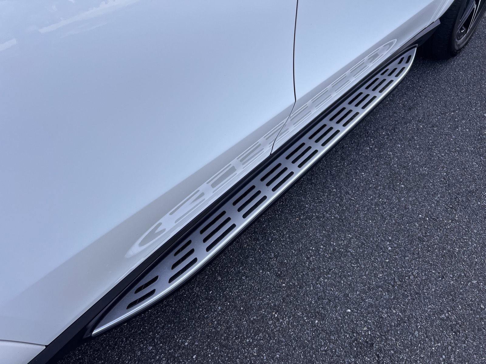 Used 2020 Mercedes-Benz GLE 450 4MATIC w/ AMG Line Exterior image 32