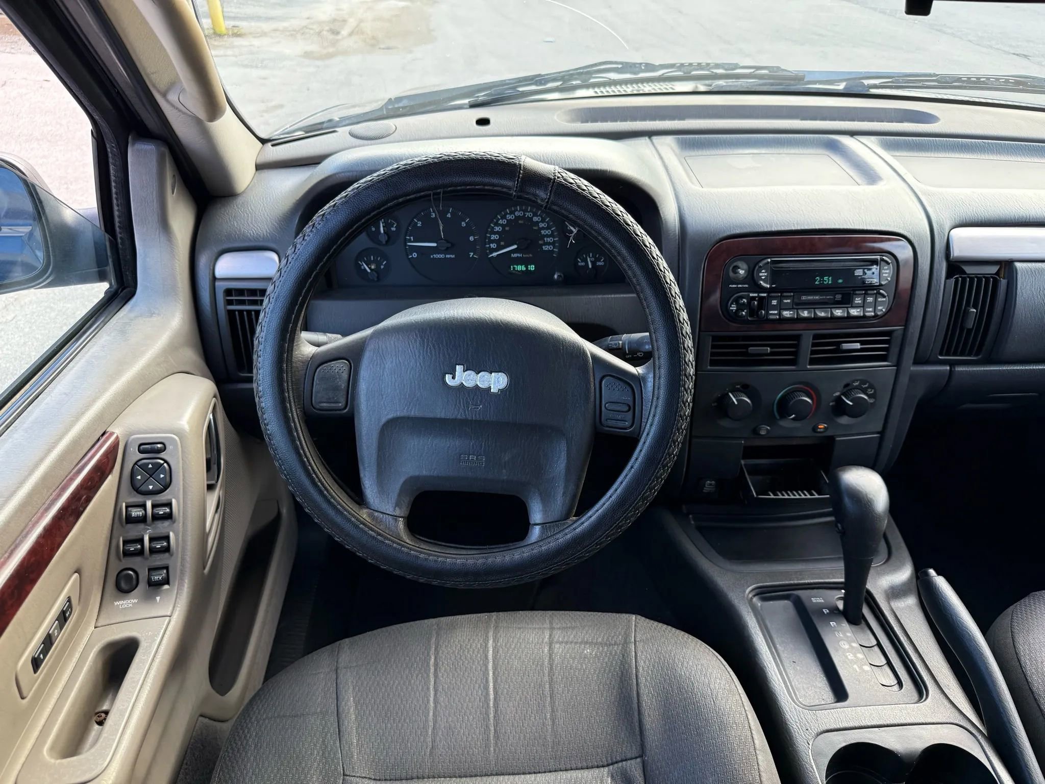 Used 2002 Jeep Grand Cherokee Laredo image 11