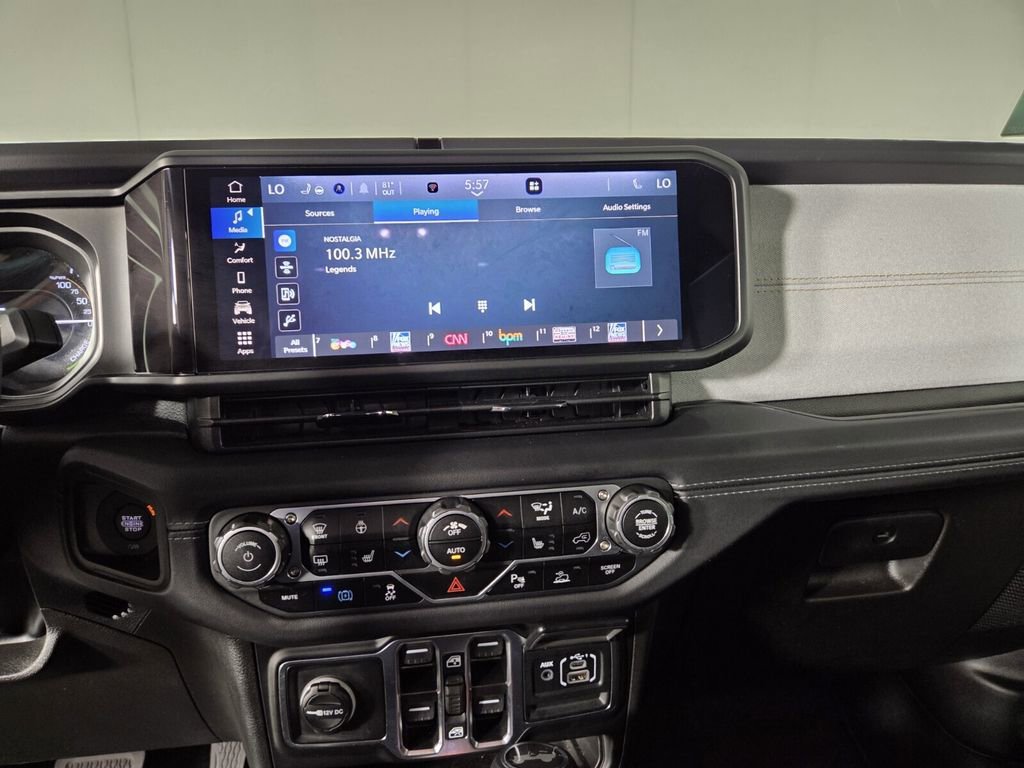 Certified 2025 Jeep Wrangler Sahara w/ Safety Group image 17