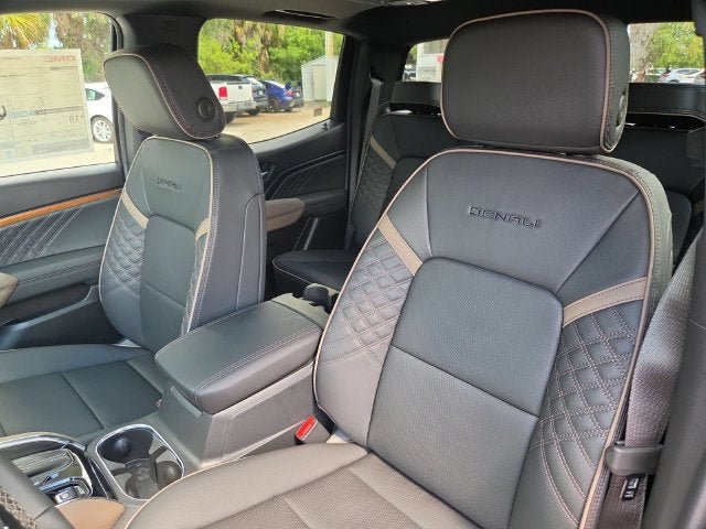 New 2026 GMC Canyon Denali w/ LPO, Denali Black Edition AWD/4WD image 17