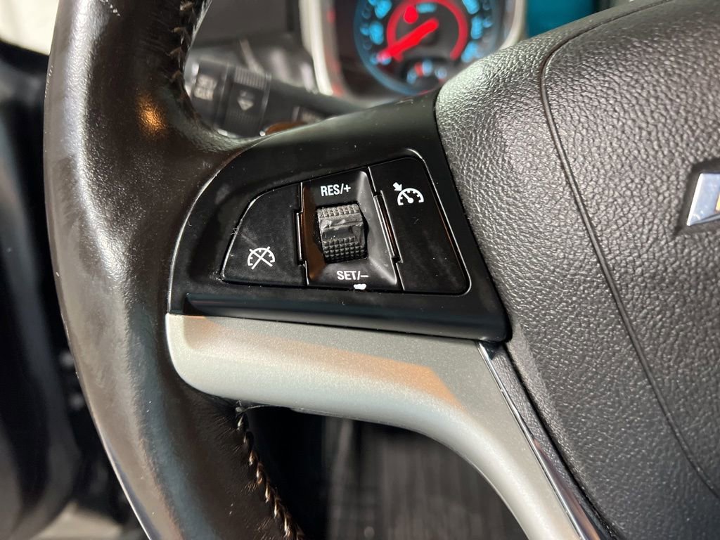 Used 2015 Chevrolet Camaro LT RWD image 15