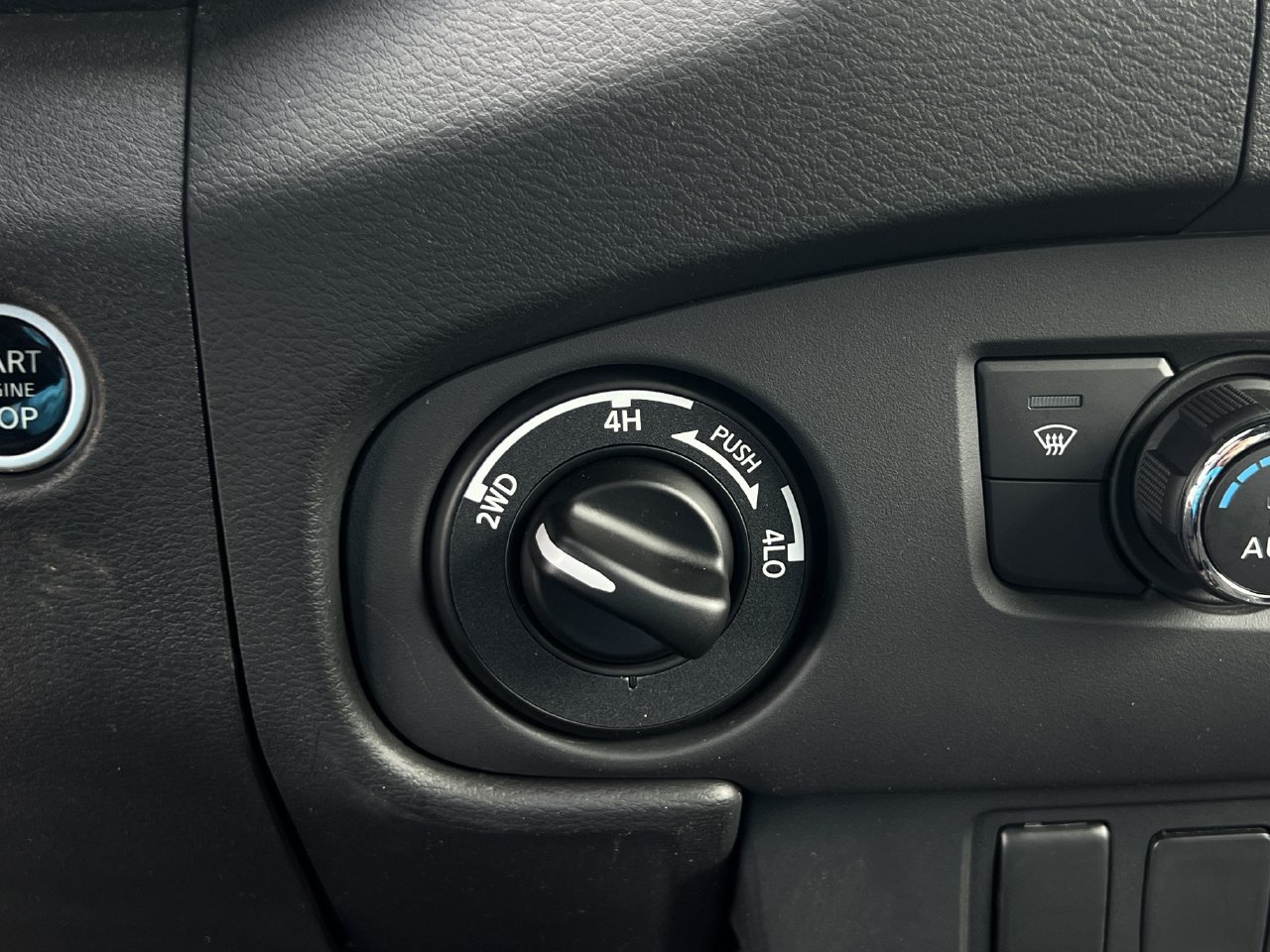 Used 2024 Nissan Frontier PRO-4X w/ Technology Package AWD/4WD image 21