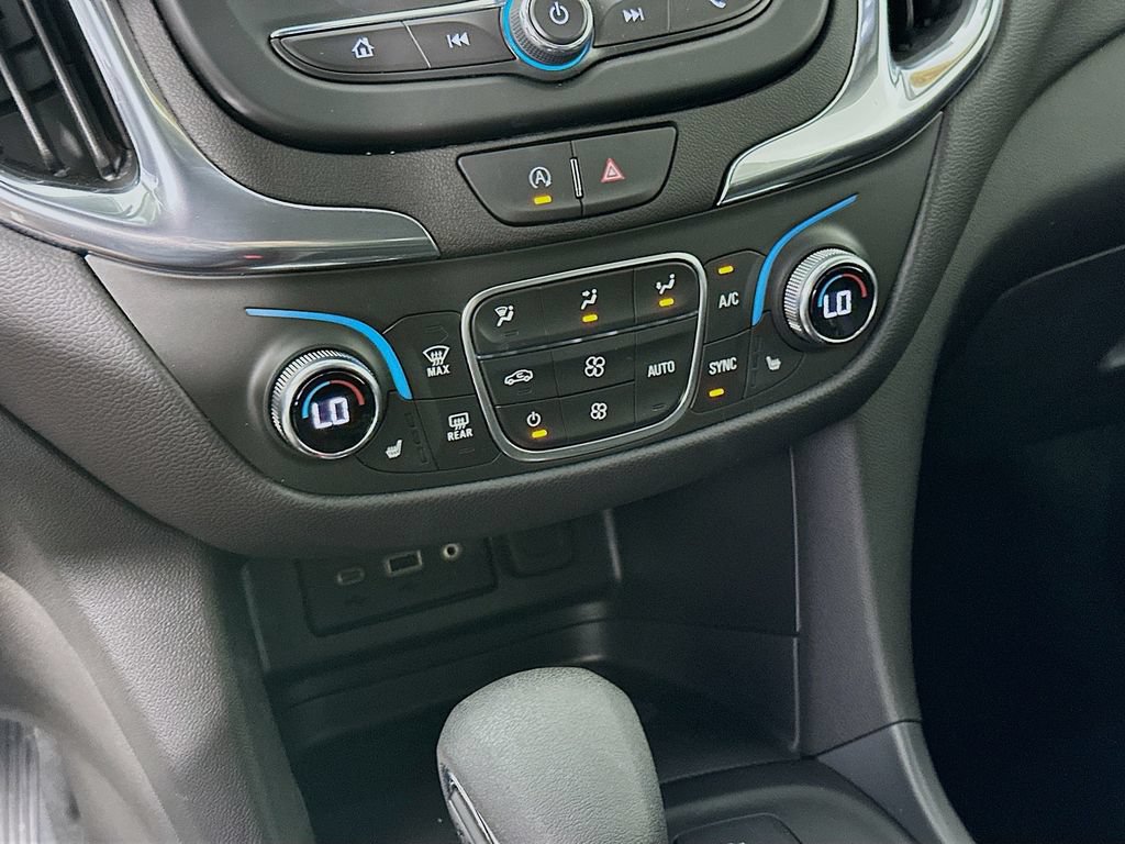 Used 2024 Chevrolet Equinox LT FWD image 23