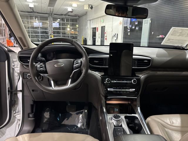 Used 2022 Ford Explorer Platinum w/ Equipment Group 601A image 25