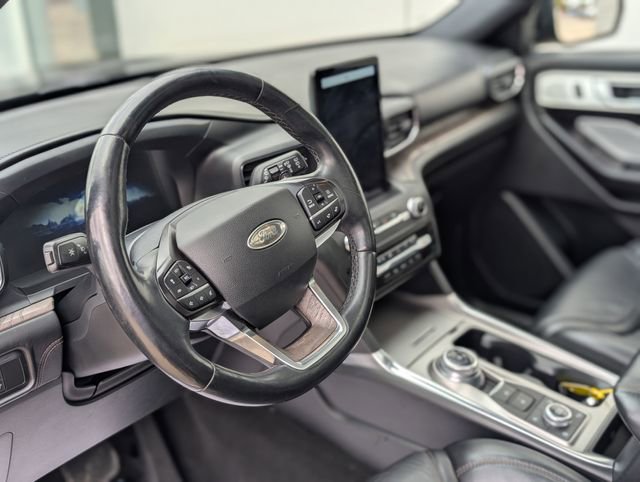 Used 2020 Ford Explorer Platinum w/ Premium Technology Package AWD/4WD image 10