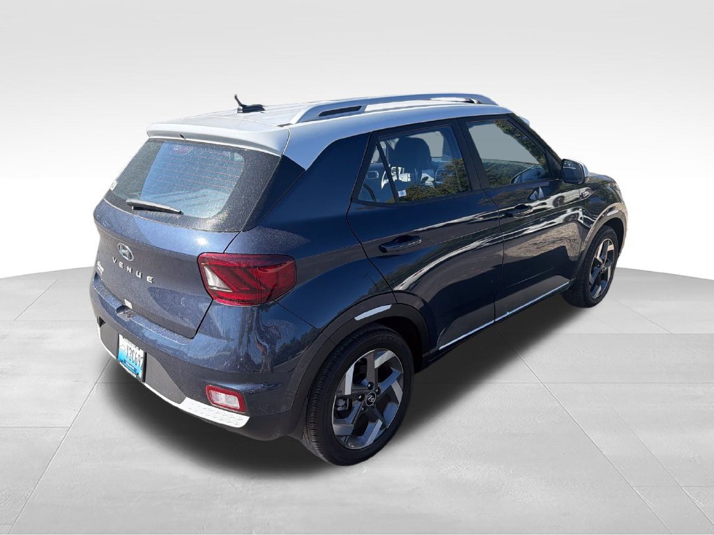 Used 2025 Hyundai Venue Limited FWD image 5
