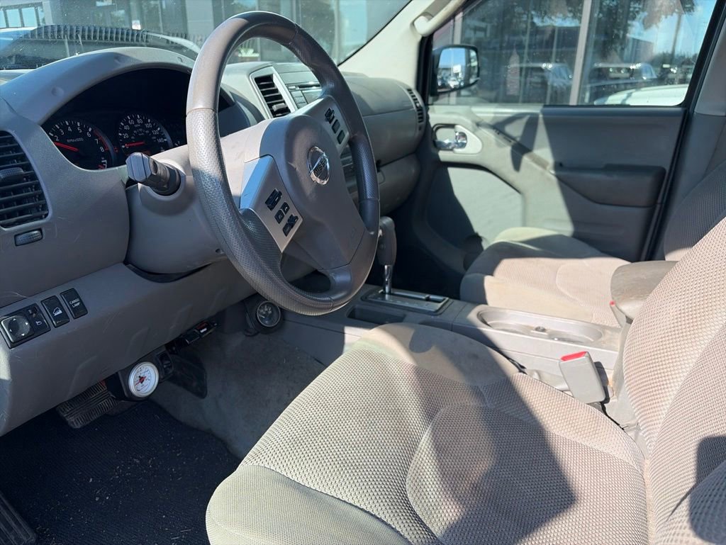 Used 2016 Nissan Frontier SV AWD/4WD image 5