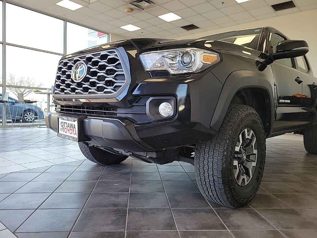 Used 2023 Toyota Tacoma TRD Off-Road w/ Technology Package image 14