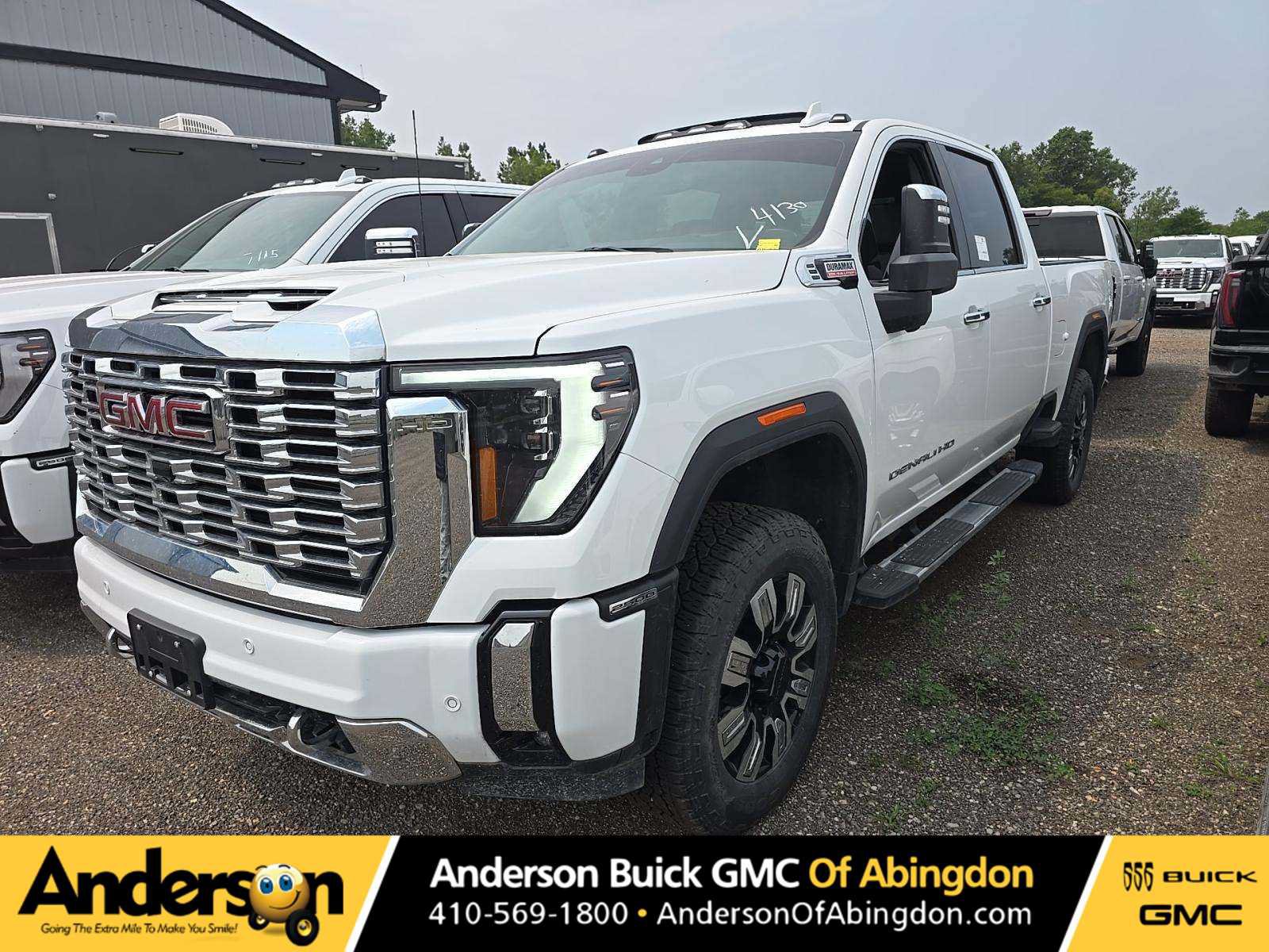 Used 2025 GMC Sierra 2500 Denali AWD/4WD image 1