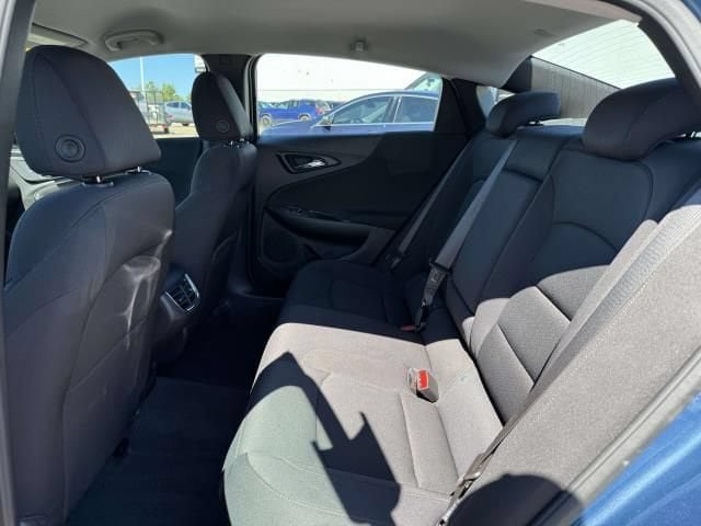 Used 2025 Chevrolet Malibu LT FWD image 12