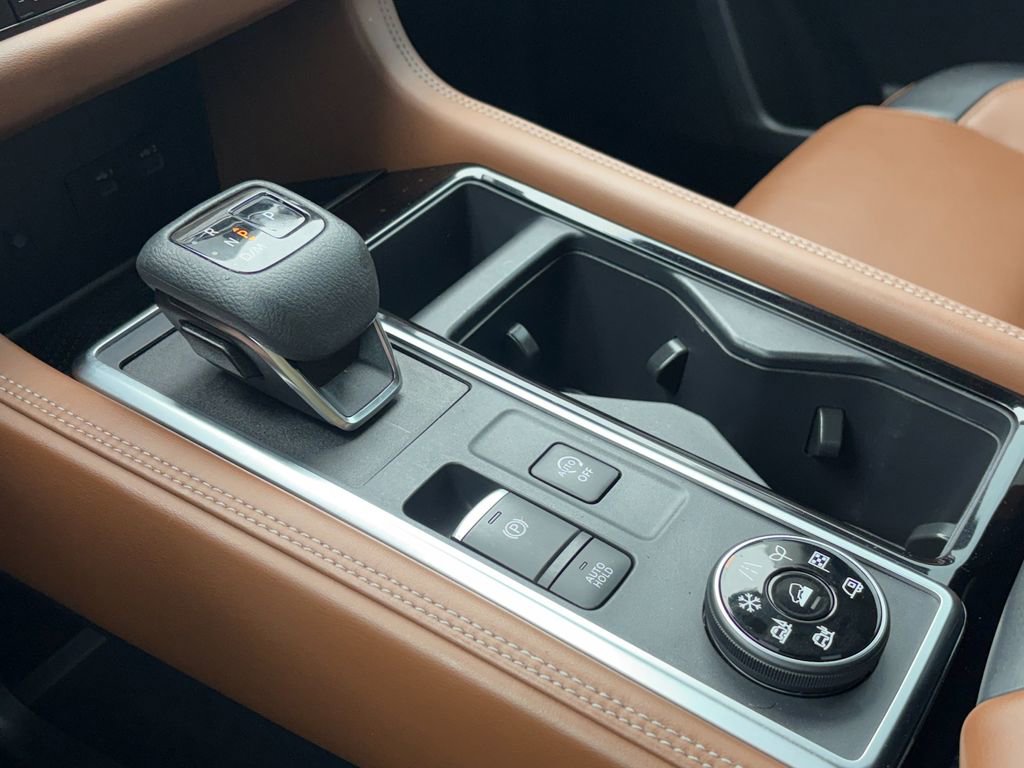 Used 2022 Nissan Pathfinder Platinum w/ Cargo Package image 19