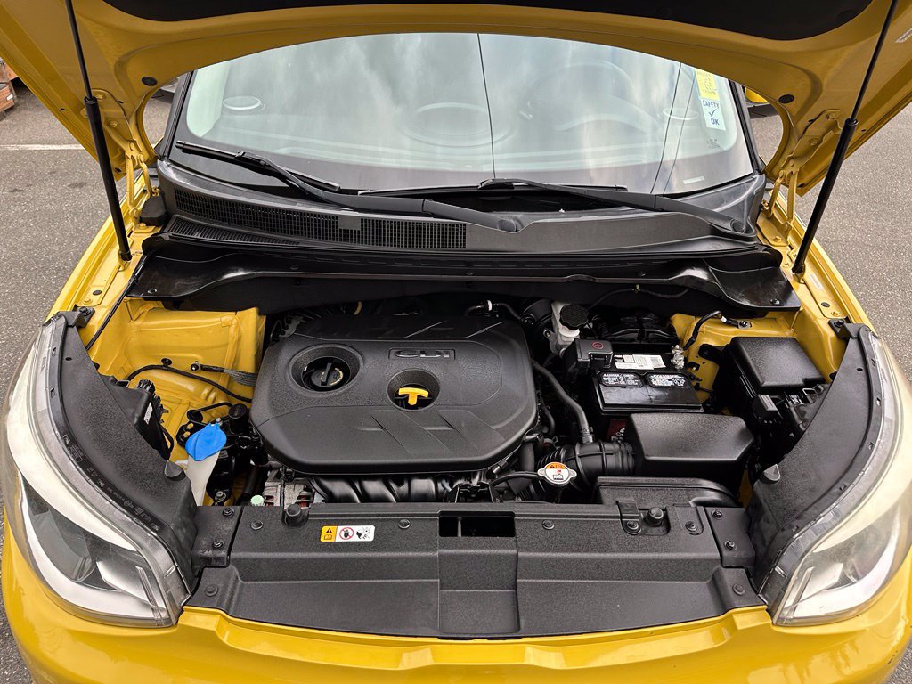 Used 2015 Kia Soul + FWD image 18