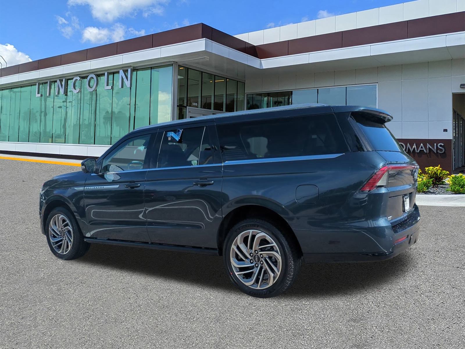 New 2025 Lincoln Navigator L Reserve image 6