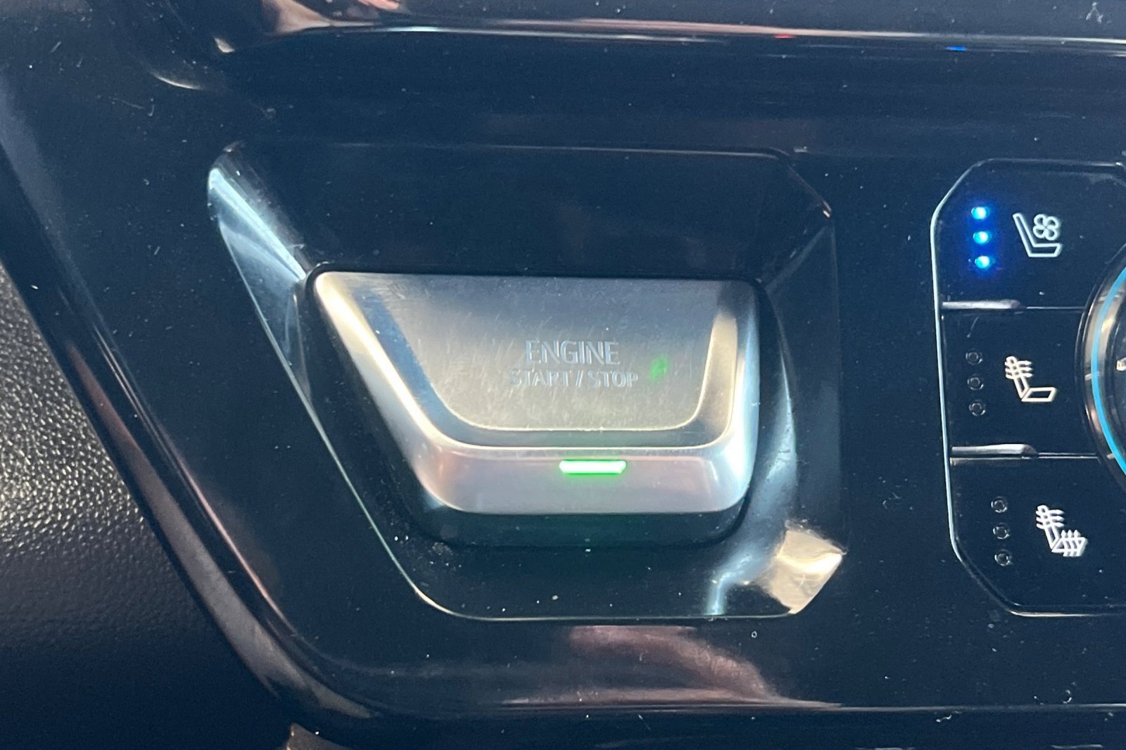 Used 2024 GMC Sierra 1500 AT4 image 19