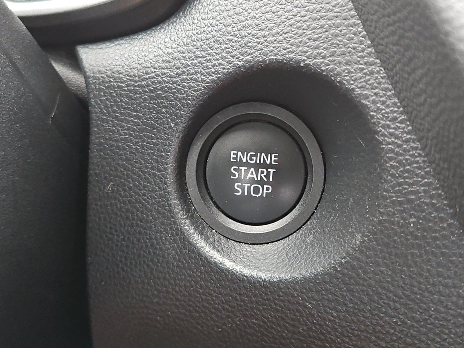 Certified 2025 Toyota Corolla Cross XLE FWD image 20