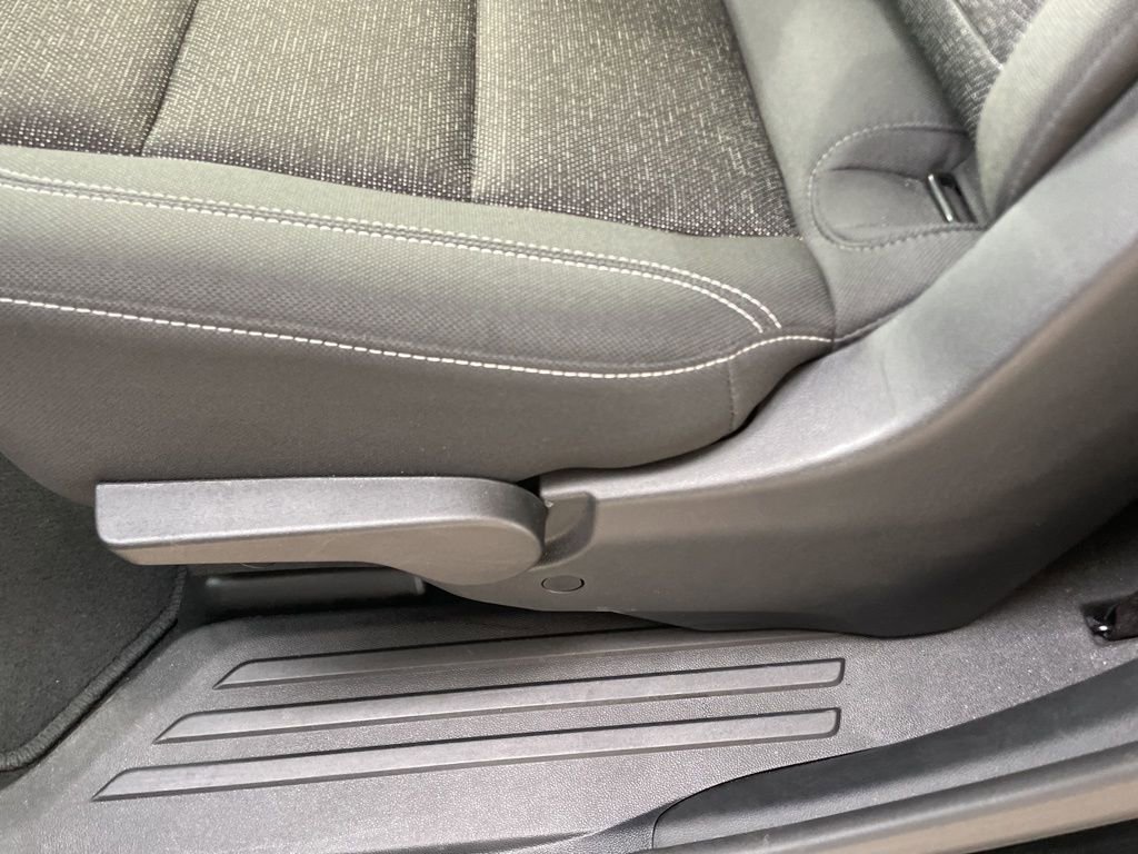 Used 2025 Chevrolet Traverse LT image 37