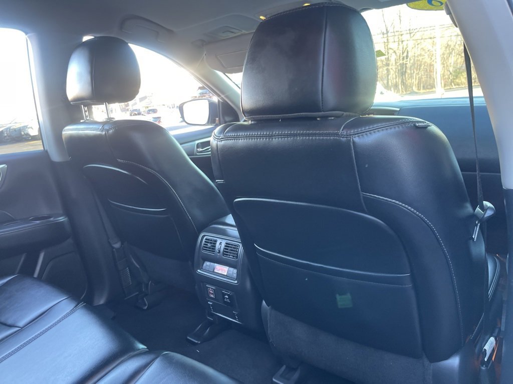 Used 2018 Nissan Pathfinder SL w/ Midnight Edition Package image 17